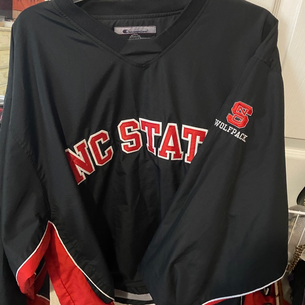 NC STATE CHAMPION long sleeve windbreaker
